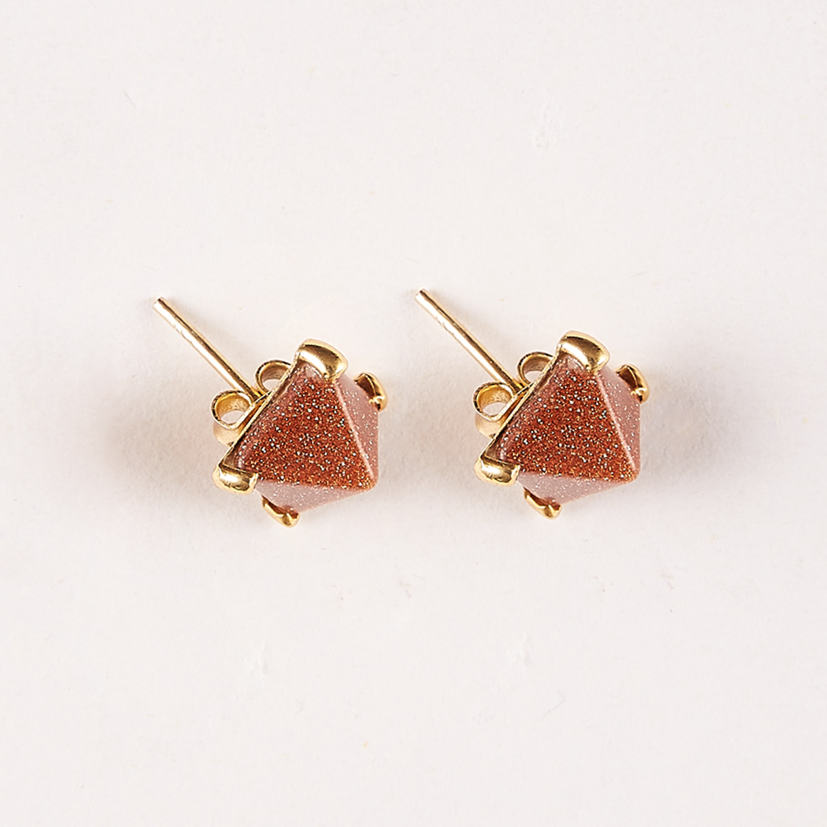 POWER PYRAMID EARRING