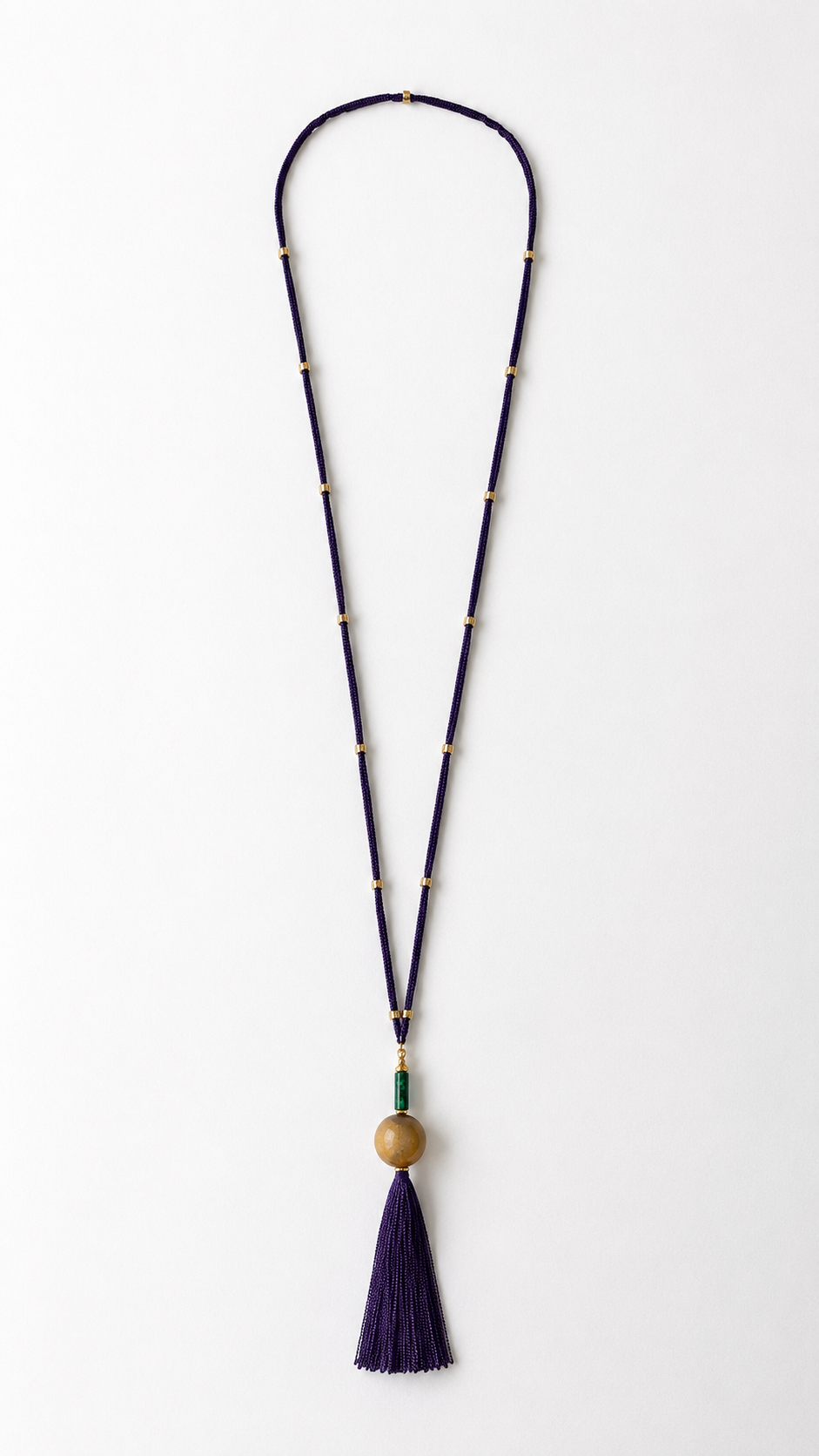 Collar Bhargo Cadena color Morado, joyería artesanal hecha a mano en Perú