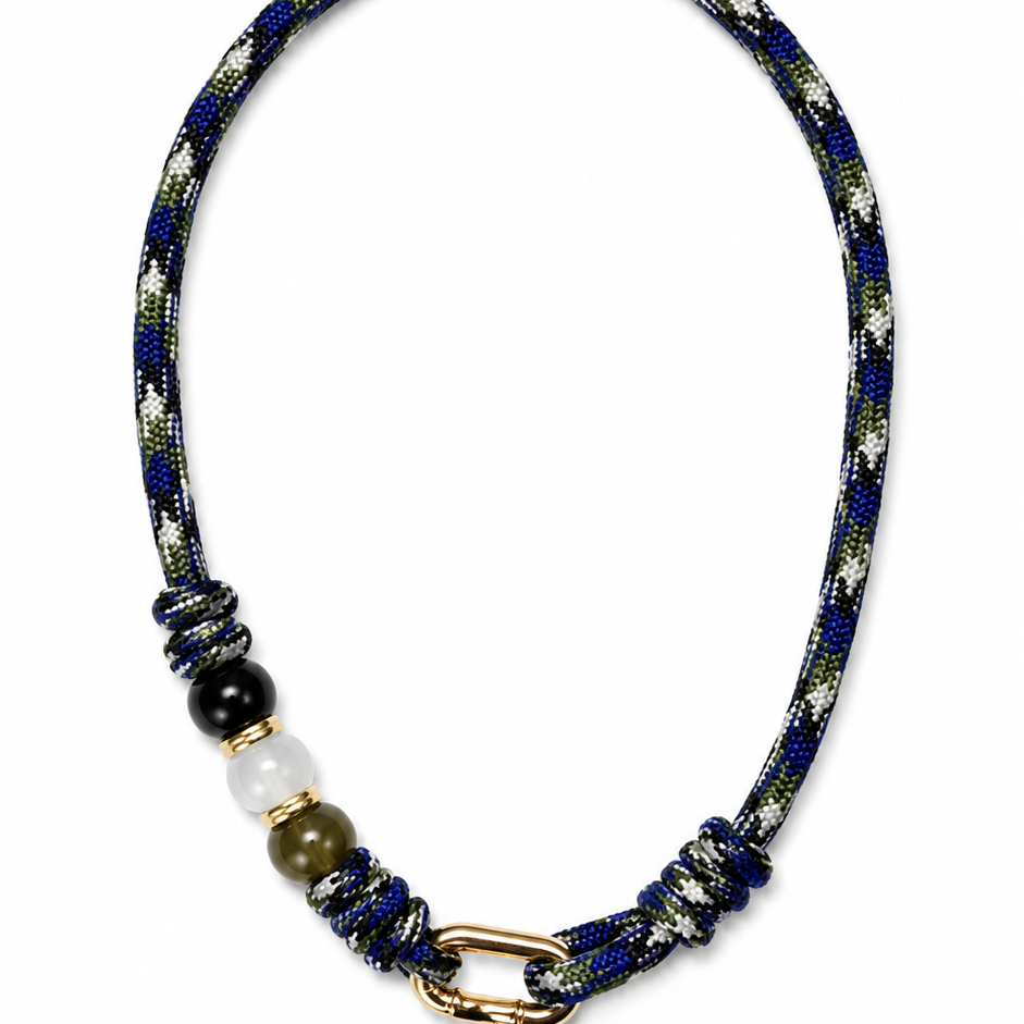 Gargantilla Waska color Azul, joyería artesanal hecha a mano en Perú
