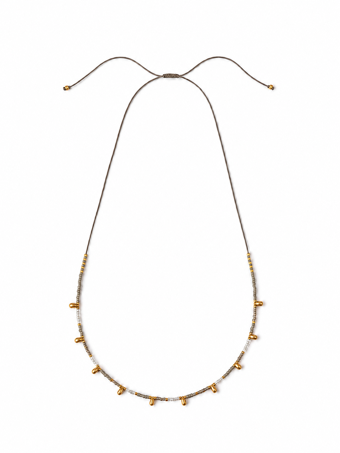 Gargantilla Ashy color gris, joyería artesanal hecha a mano en Perú