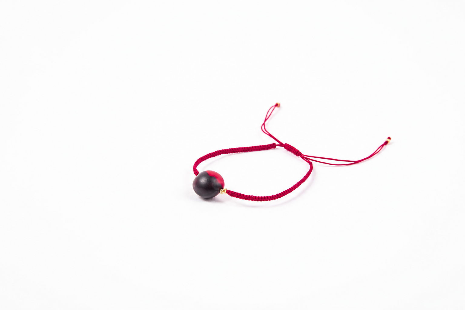 Pulsera Peonia color Roja, joyería artesanal hecha a mano en Perú