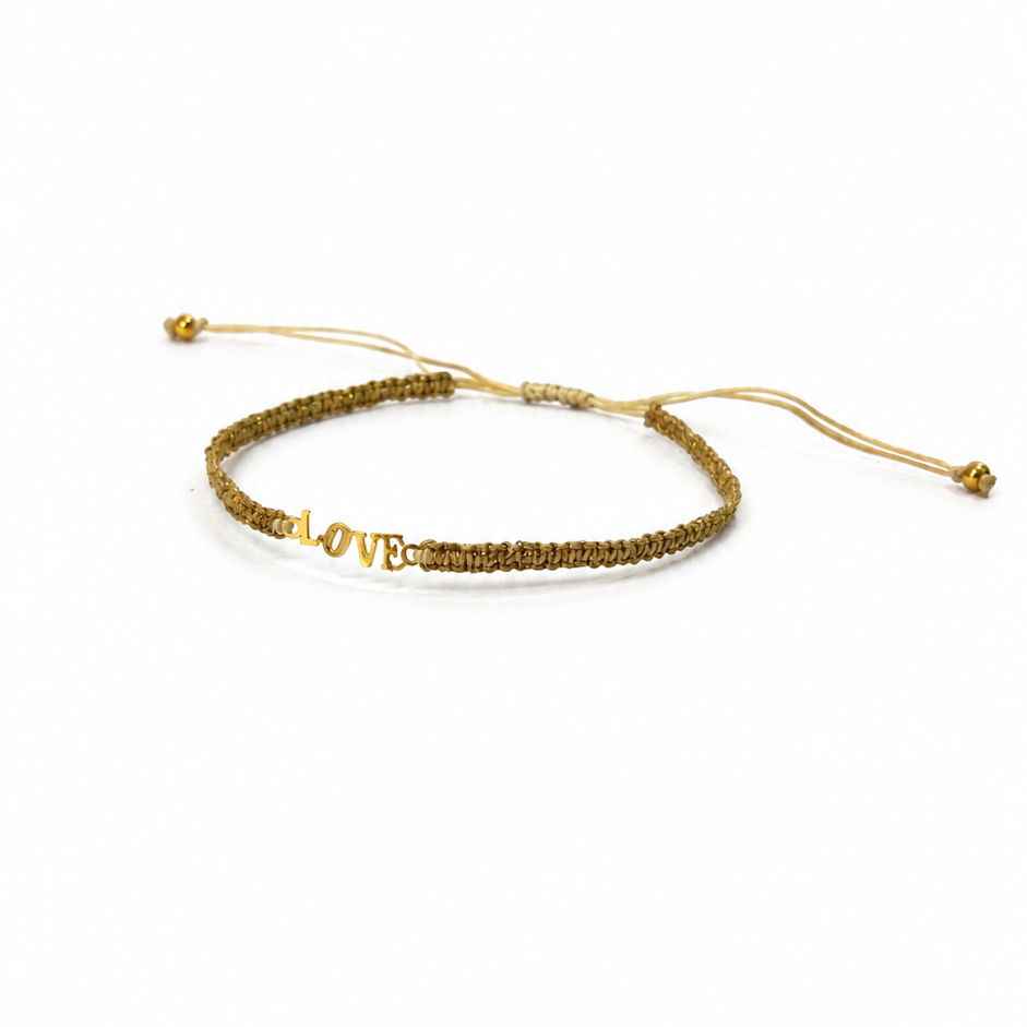 Pulsera love platano color Natural, joyería artesanal hecha a mano en Perú