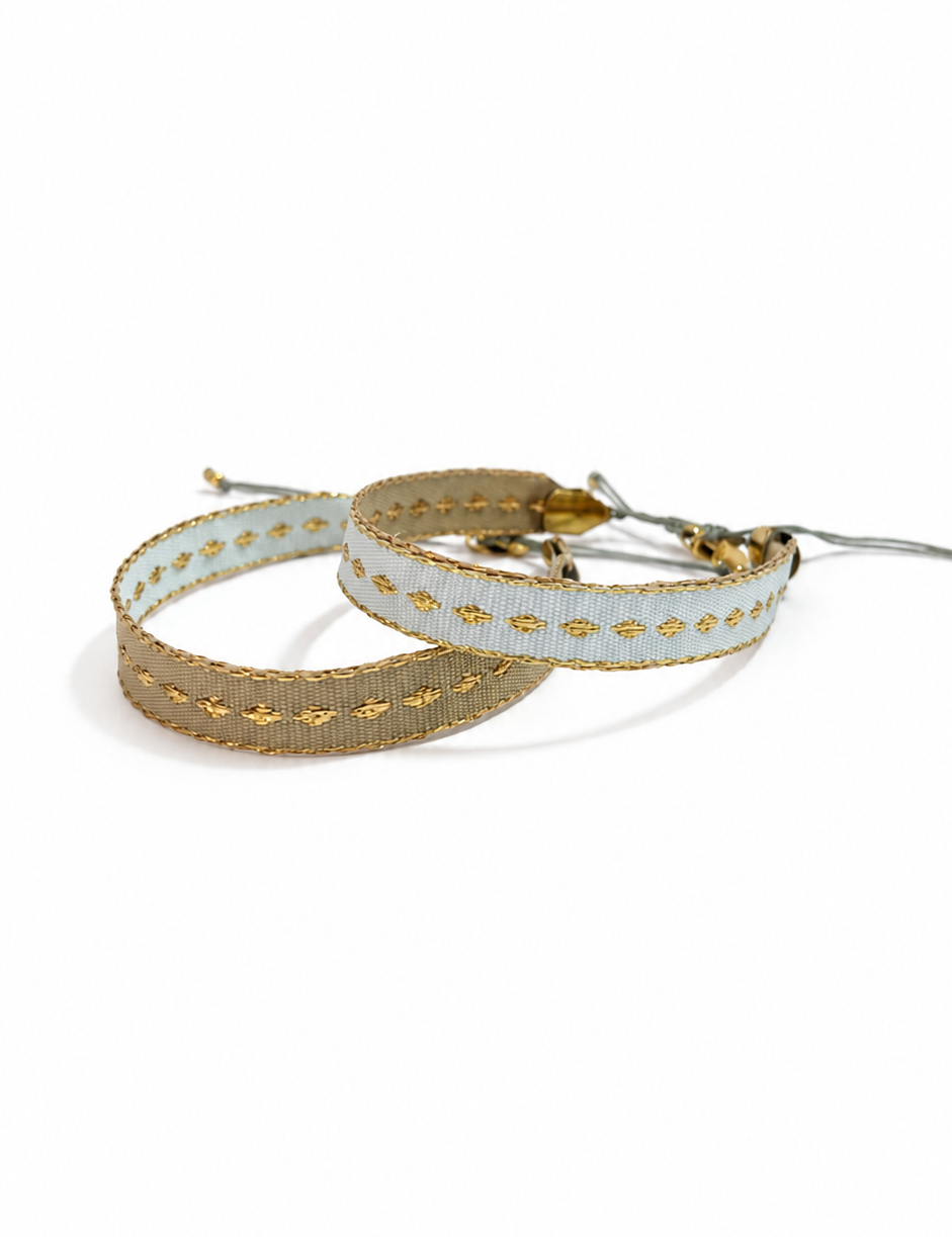 Pulsera Pollera Rombos color Ceslte/ Kaki, joyería artesanal hecha a mano en Perú