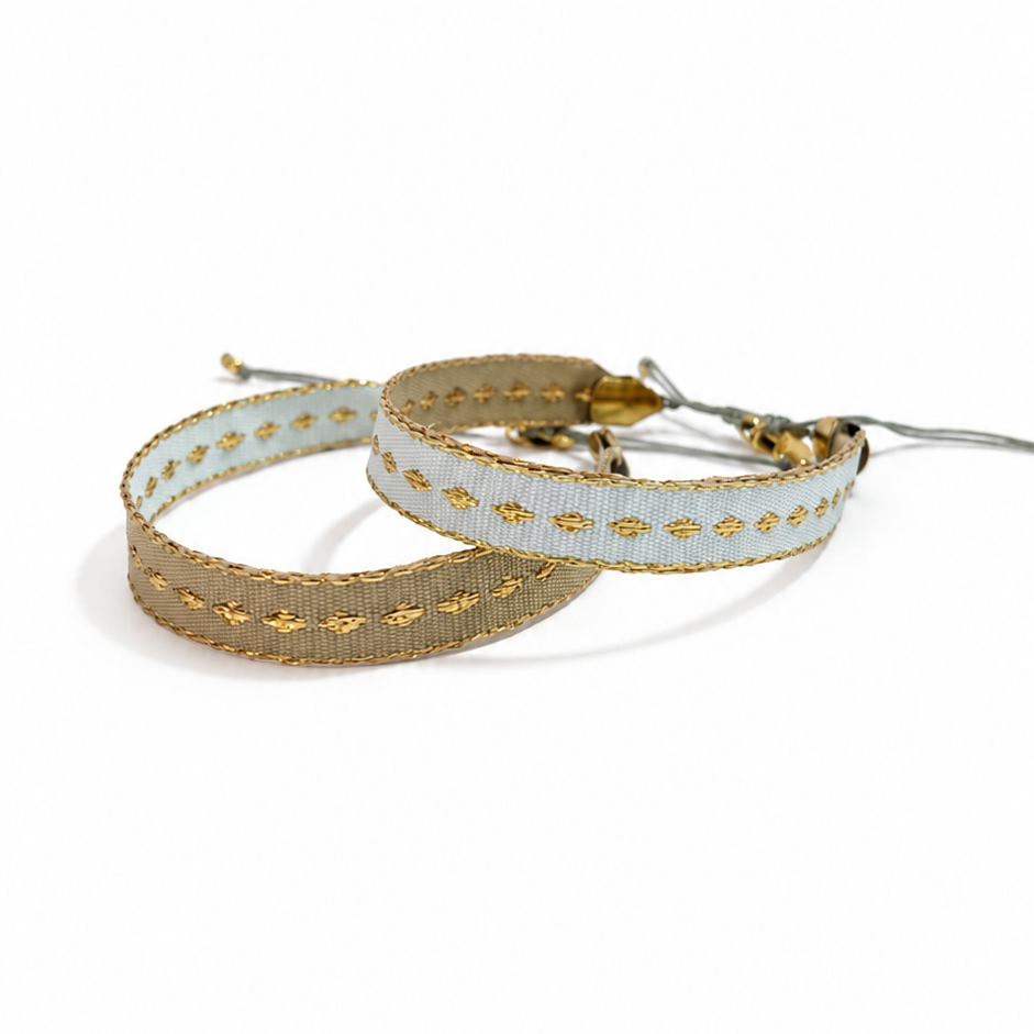Pulsera Pollera Rombos color Ceslte/ Kaki, joyería artesanal hecha a mano en Perú